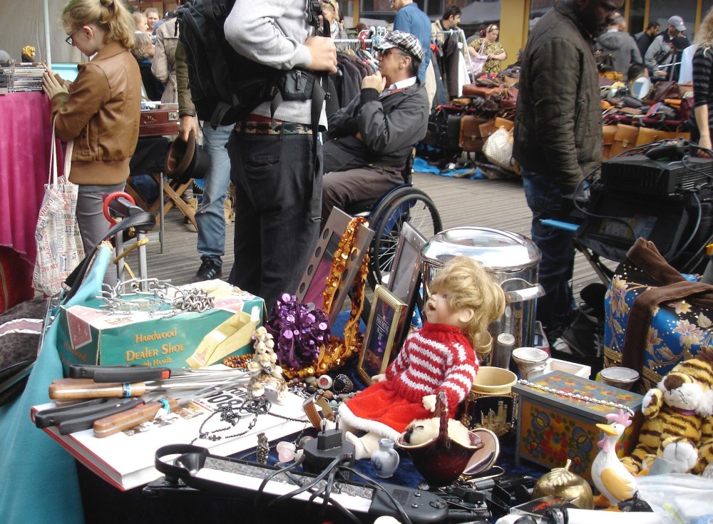 flea-market-467729_1920